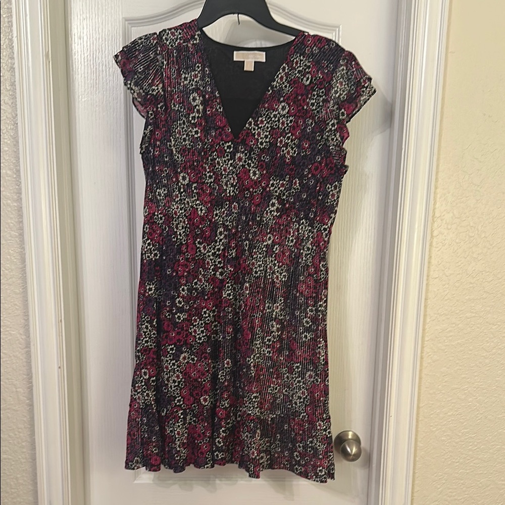 Floral Michael Kors V-Neck Dress - Picture 2 of 12